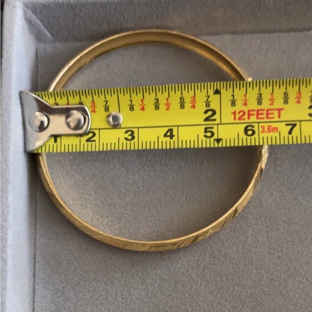 Elegant Gold Bangle Bracelet - Picture 3 of 3